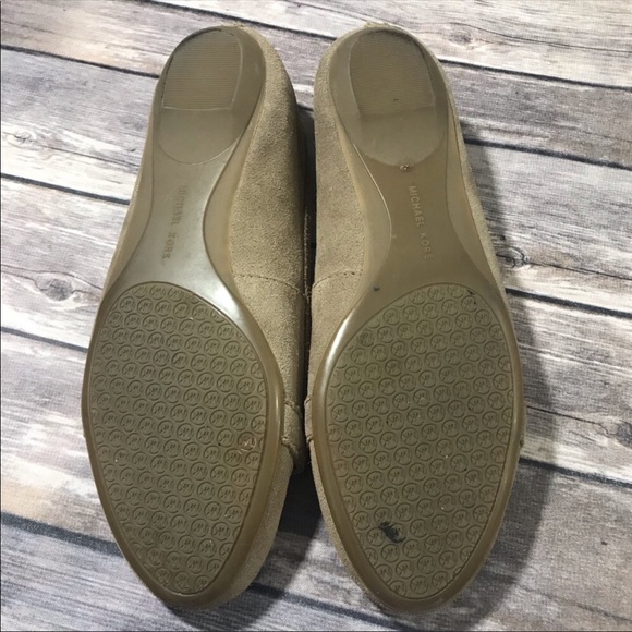 (Sold) Michael Kors Tan Flat Loafers Slip On’s 6M - Picture 5 of 6